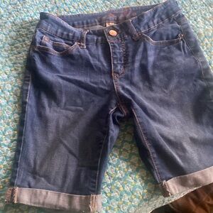 Women’s Bermuda shorts